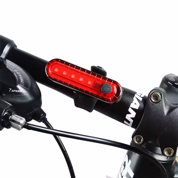Luz trasera para bicicleta, resistente al agua, recargable vía USB - Image 2
